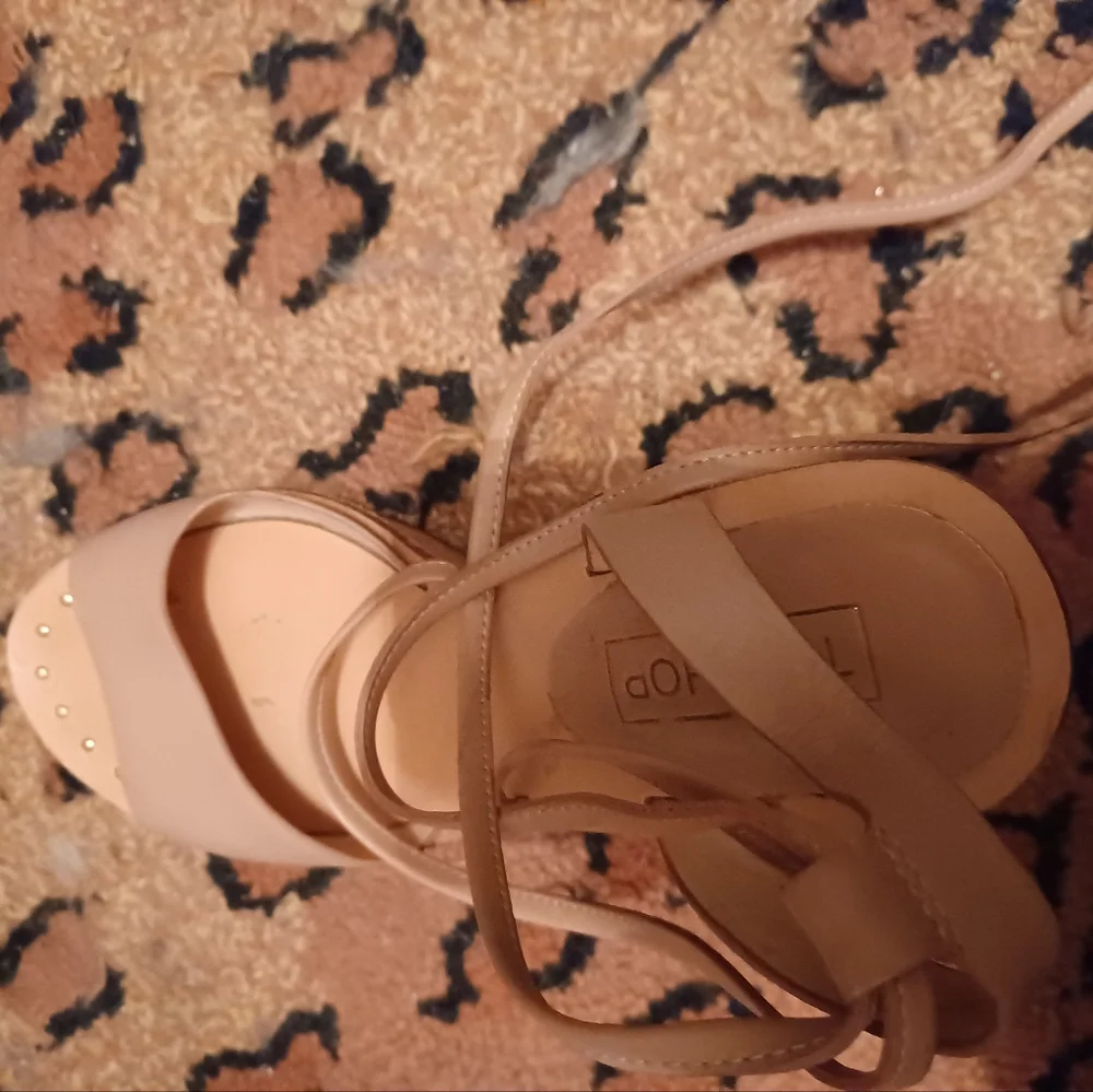 Shoes - Picture 8 of 16